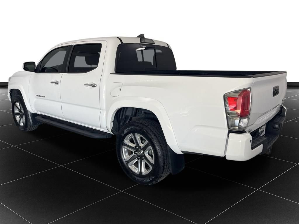 Used 2018 Toyota Tacoma Limited AWD/4WD image 3