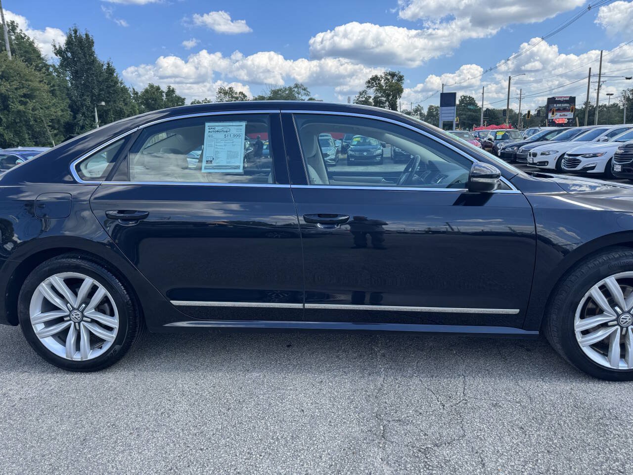 Used 2017 Volkswagen Passat 1.8T SEL Premium FWD image 6