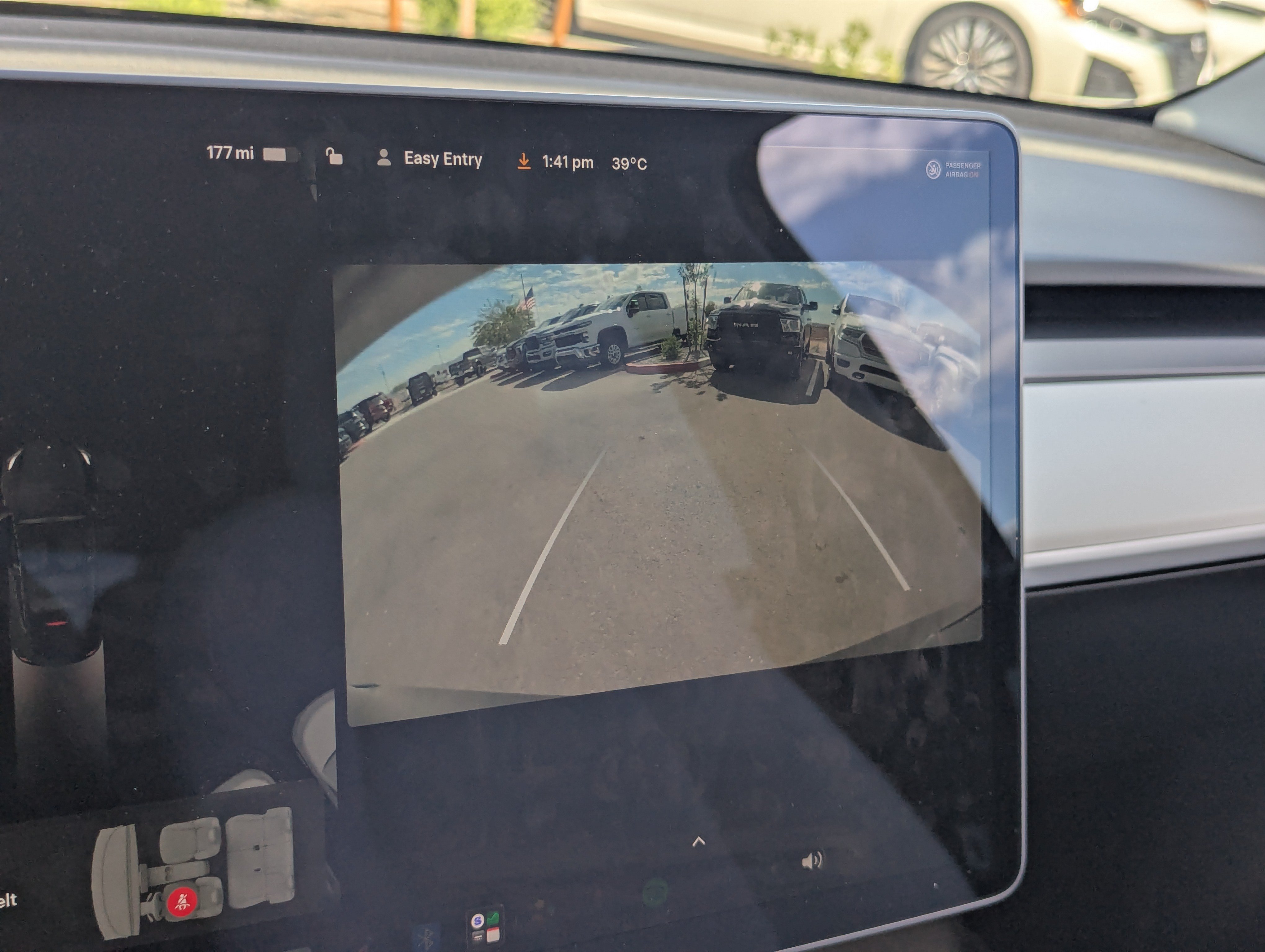 Used 2022 Tesla Model Y Long Range AWD/4WD image 26