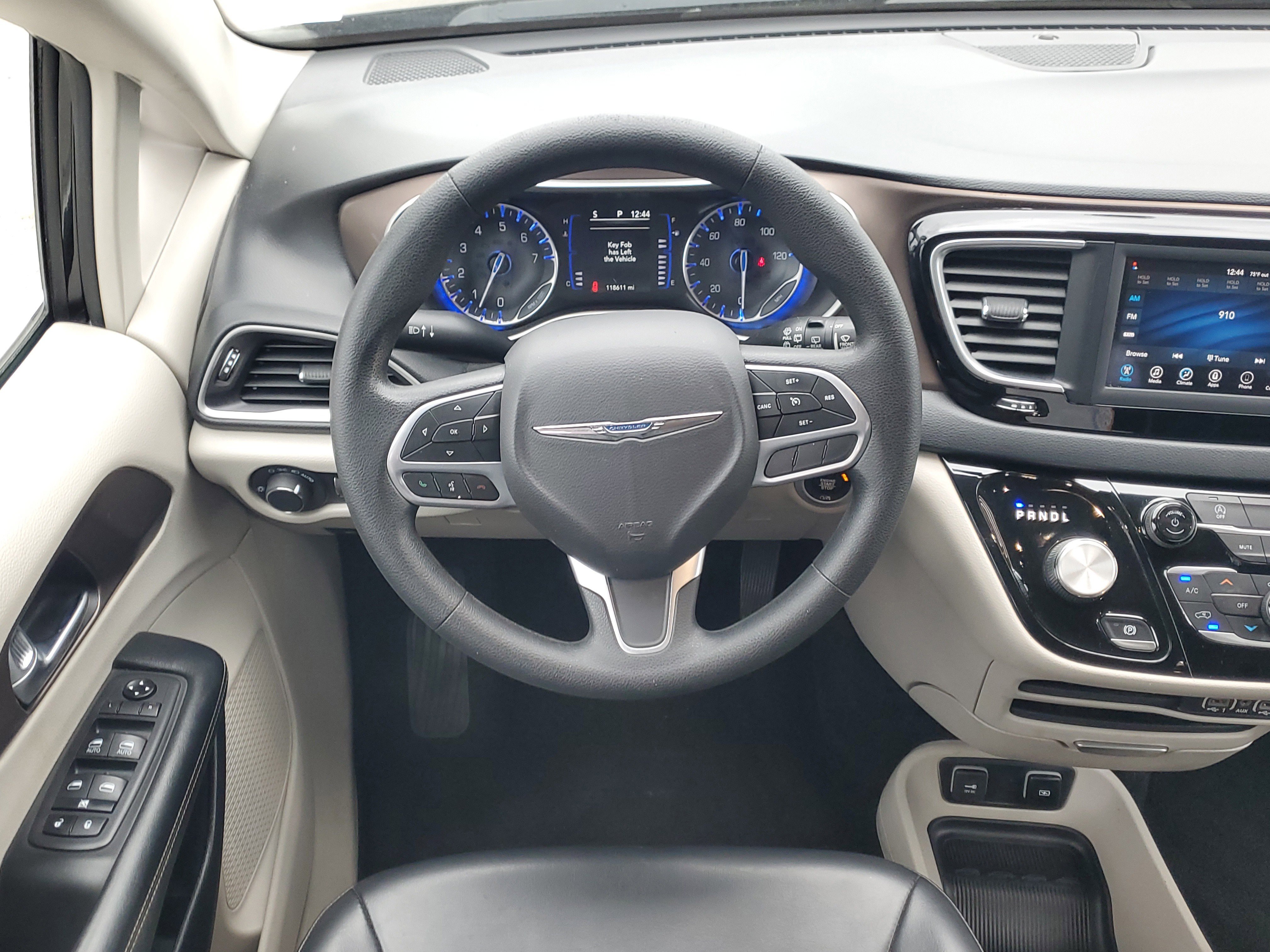 Used 2021 Chrysler Voyager Lxi image 17