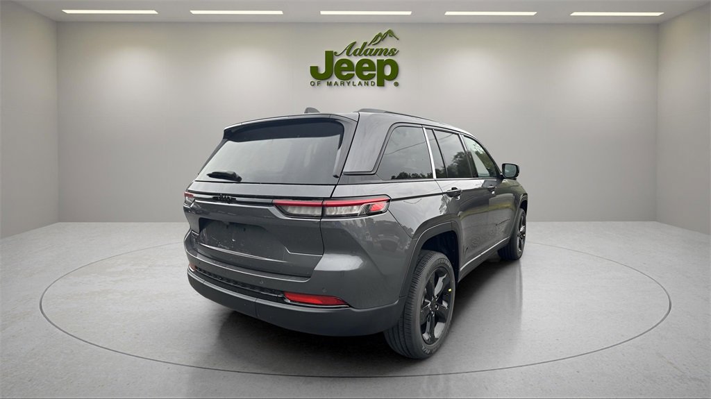 New 2025 Jeep Grand Cherokee Altitude image 9