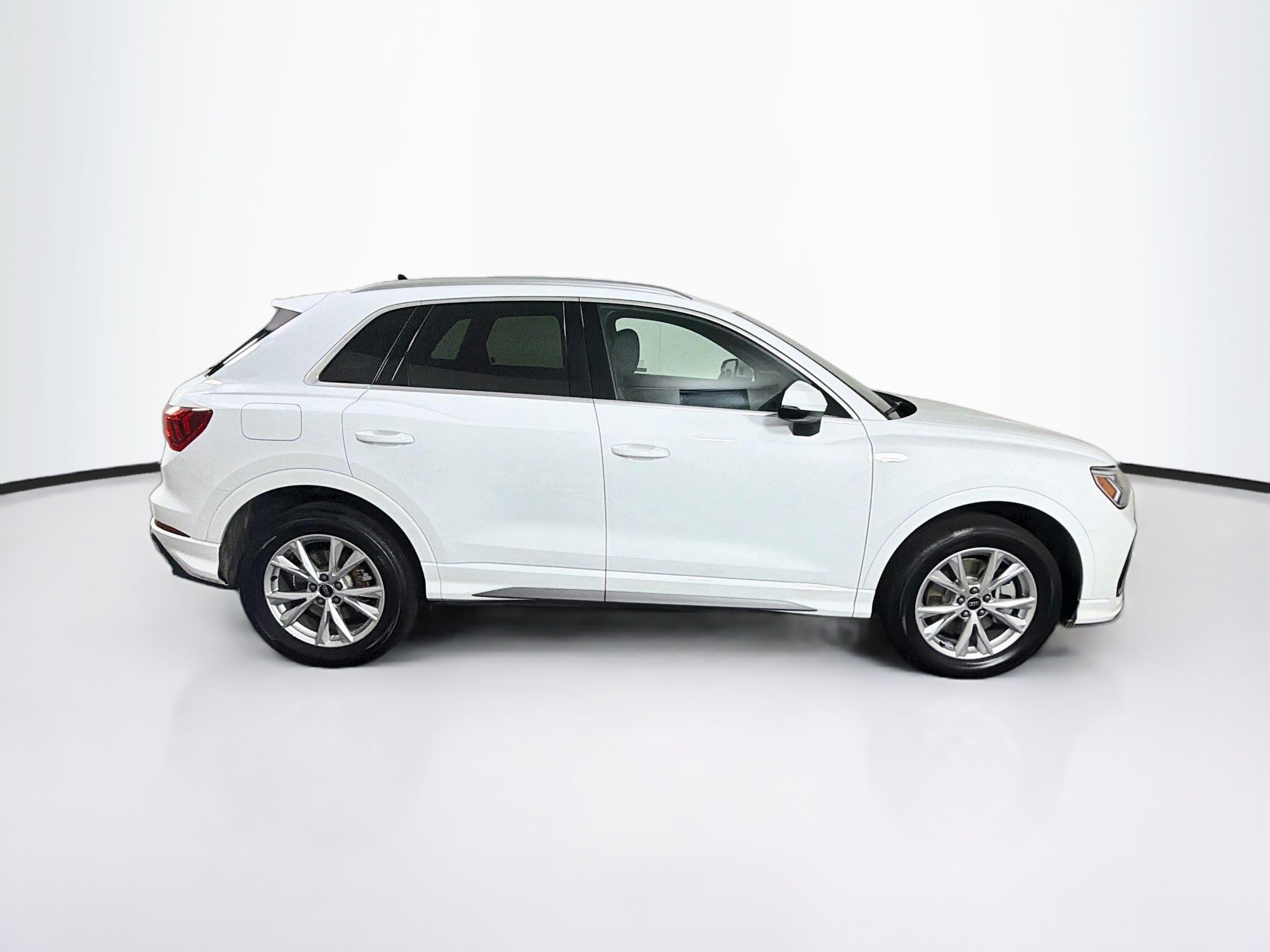 Used 2025 Audi Q3 2.0T Premium AWD/4WD image 10