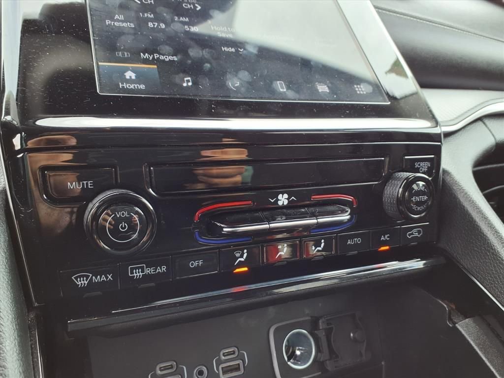 Used 2023 Jeep Grand Cherokee L Laredo image 7