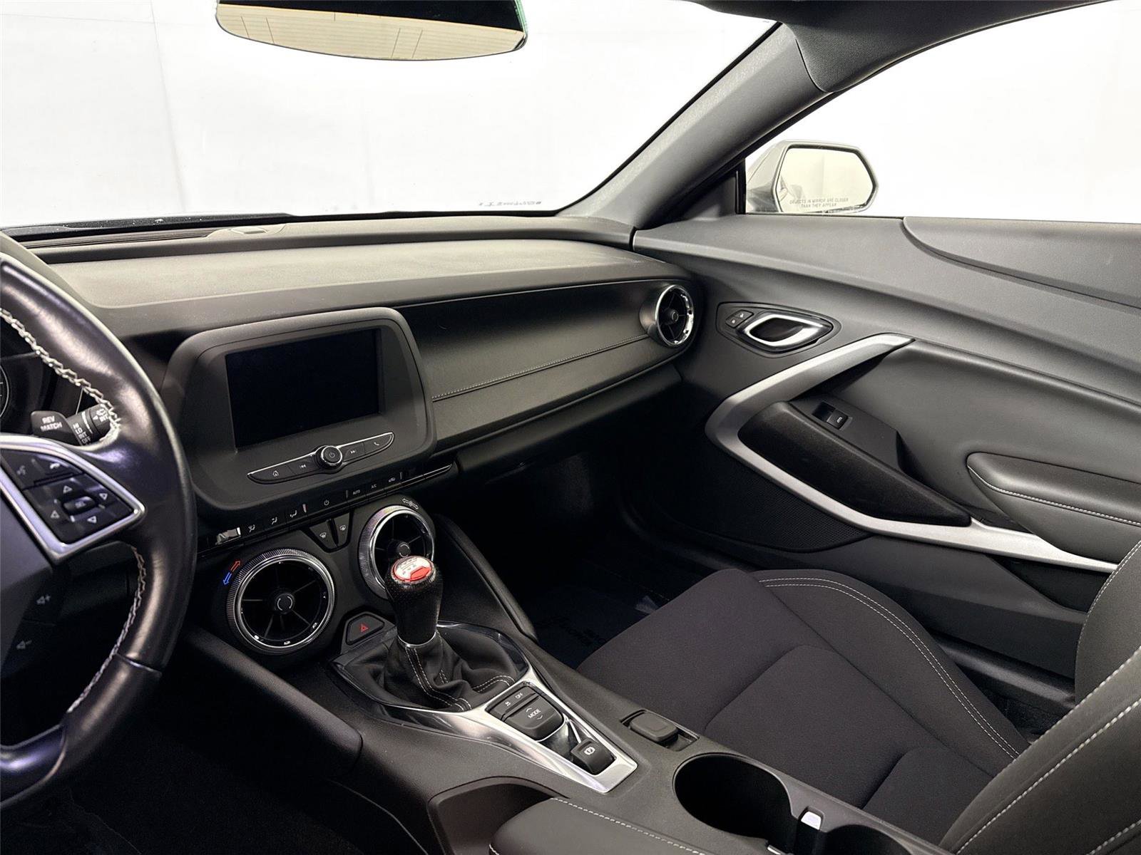 Used 2021 Chevrolet Camaro LT image 28