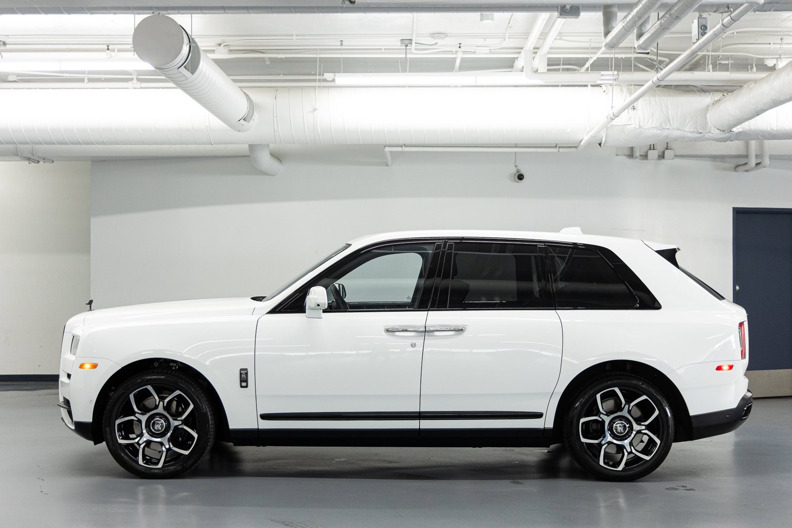 Certified 2023 Rolls-Royce Cullinan Black Badge w/ Driver's Package AWD/4WD image 3