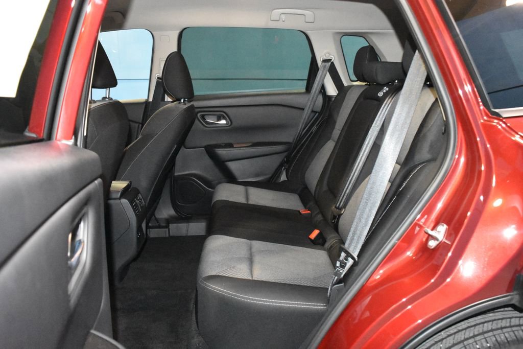 Used 2025 Nissan Rogue SV image 20