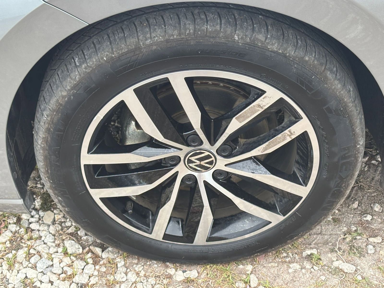 Used 2025 Volkswagen Jetta SE image 31