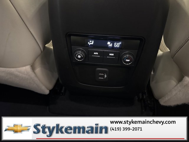 Used 2023 Buick Enclave Essence image 18