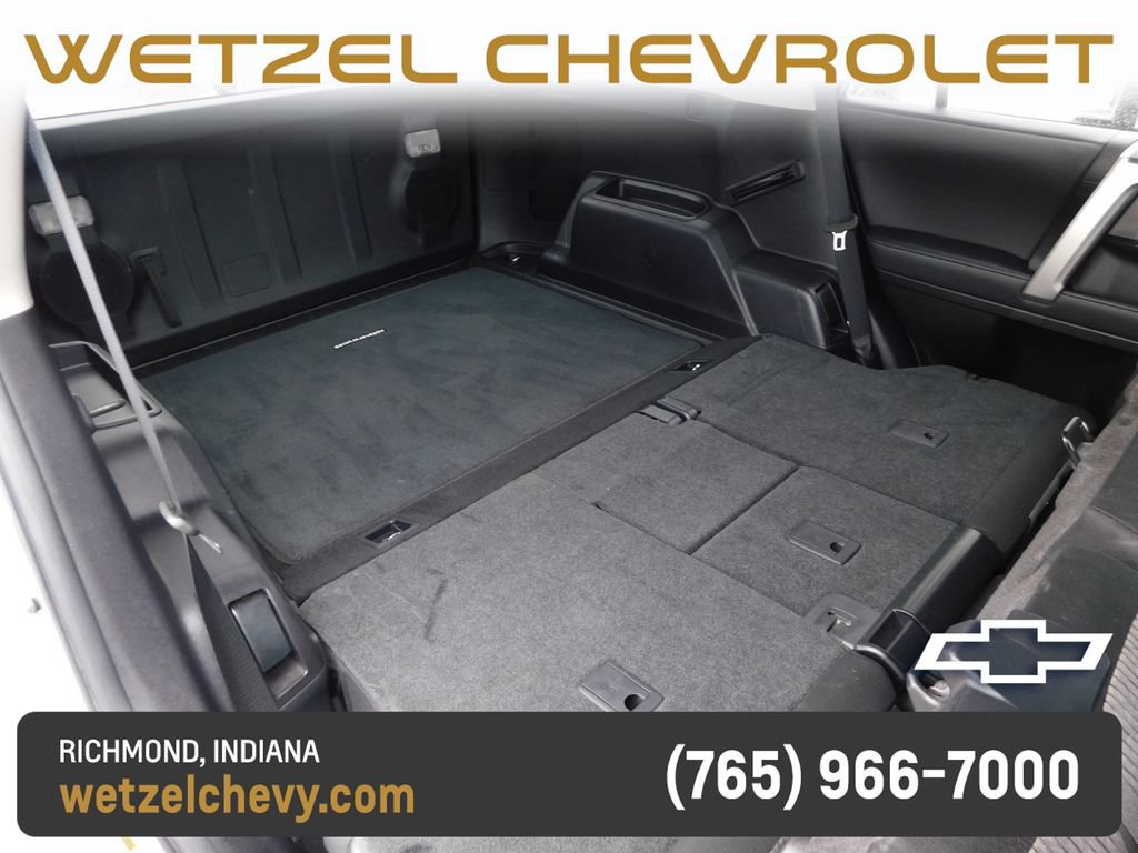 Used 2020 Toyota 4Runner SR5 AWD/4WD image 19