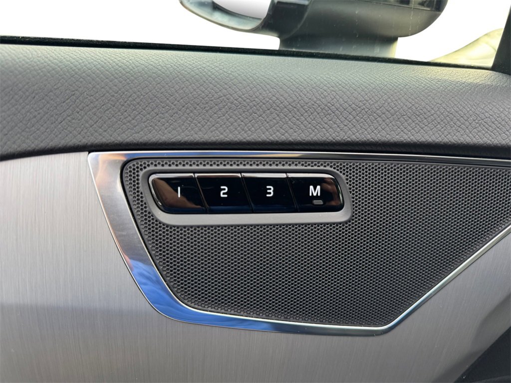 Certified 2024 Volvo XC90 B5 Core w/ Protection Package Premier image 12