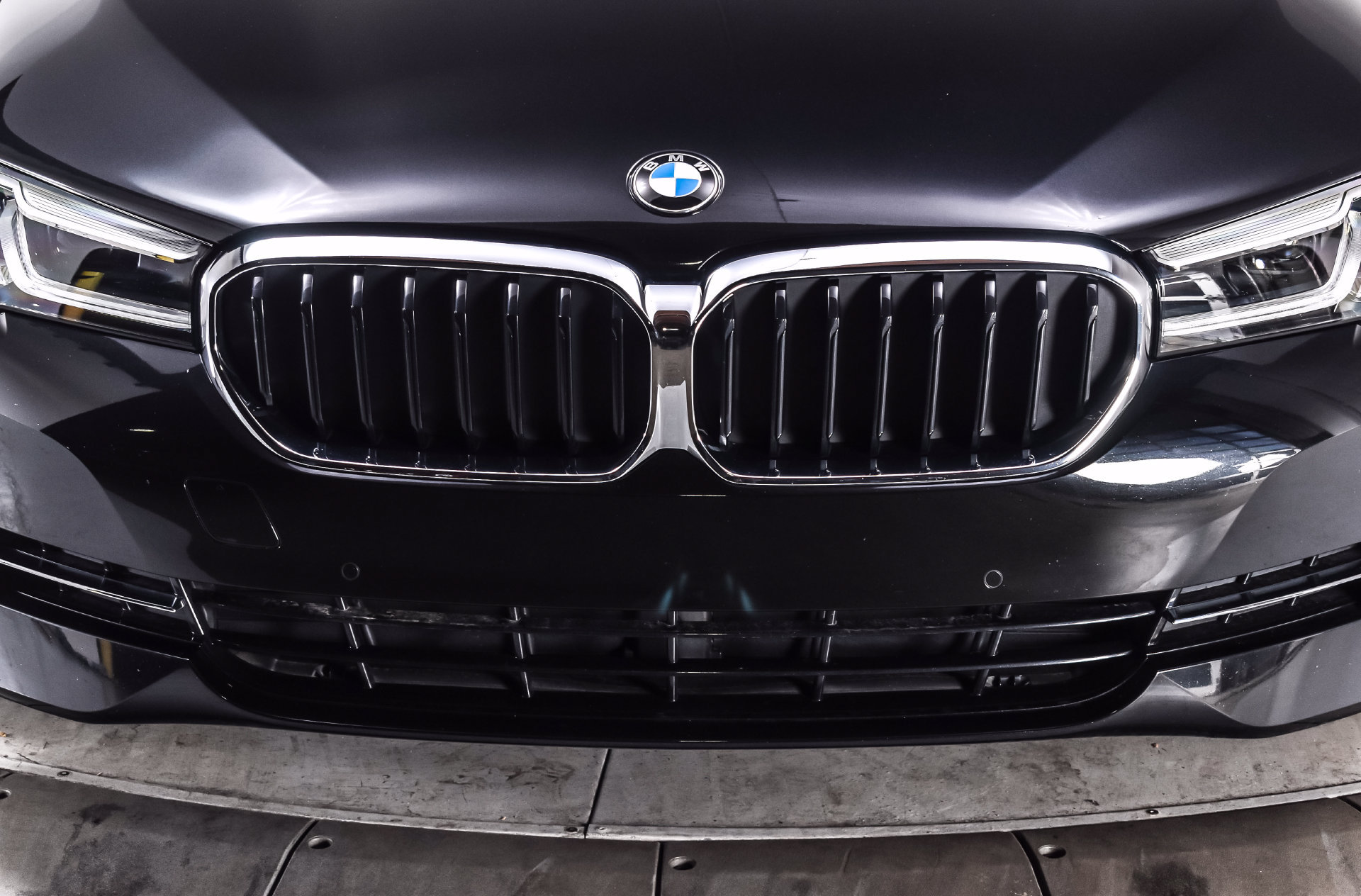 Used 2023 BMW 530i xDrive w/ Premium Package AWD/4WD image 9