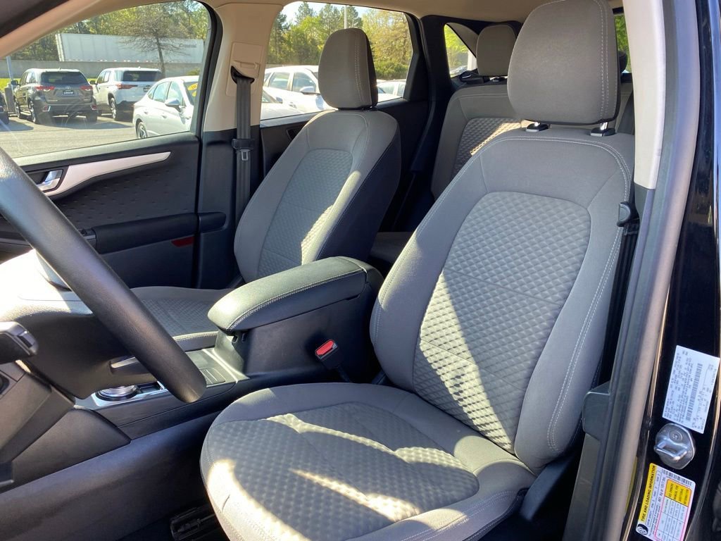 Used 2020 Ford Escape SE image 24