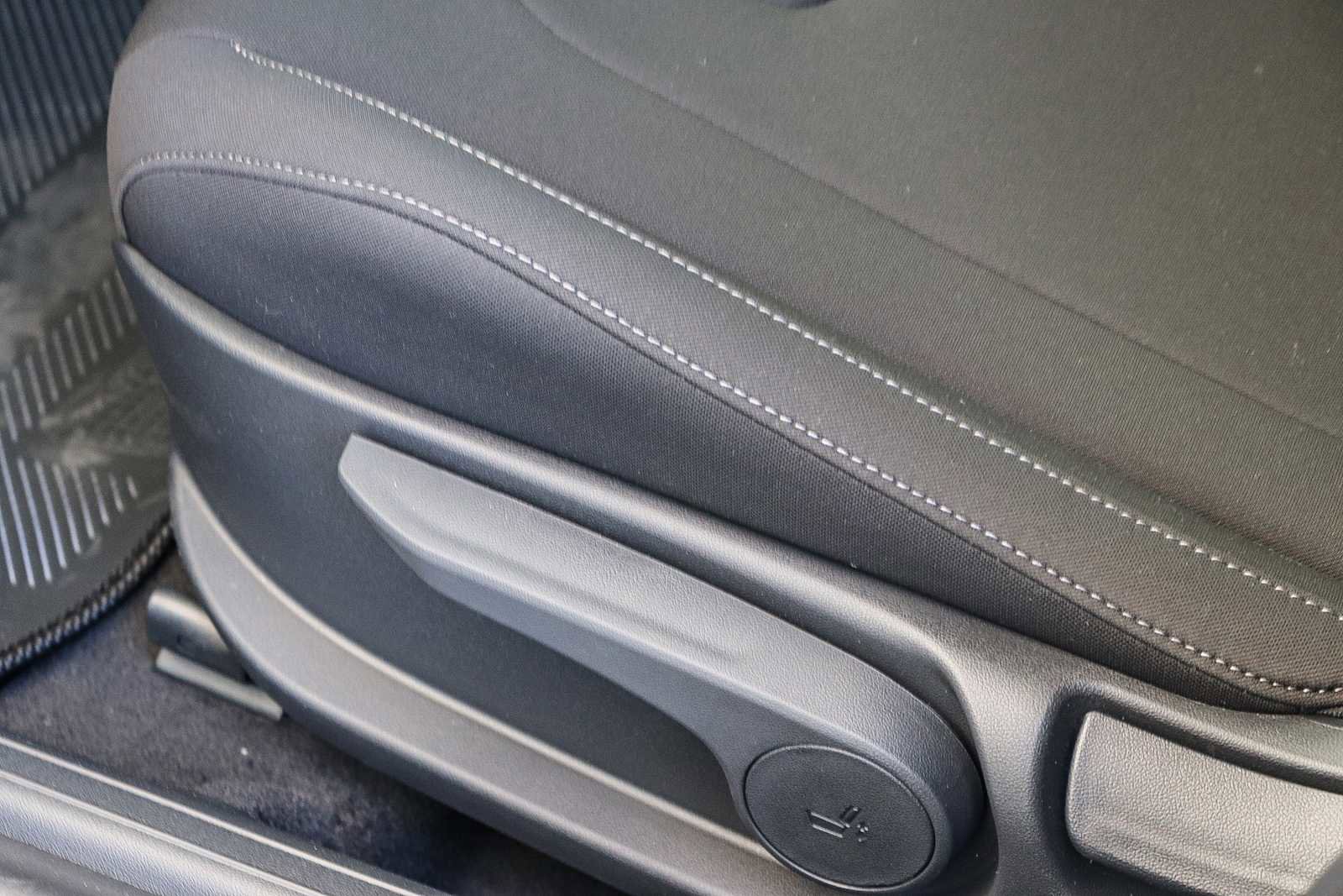 New 2026 Hyundai Elantra Blue FWD image 29