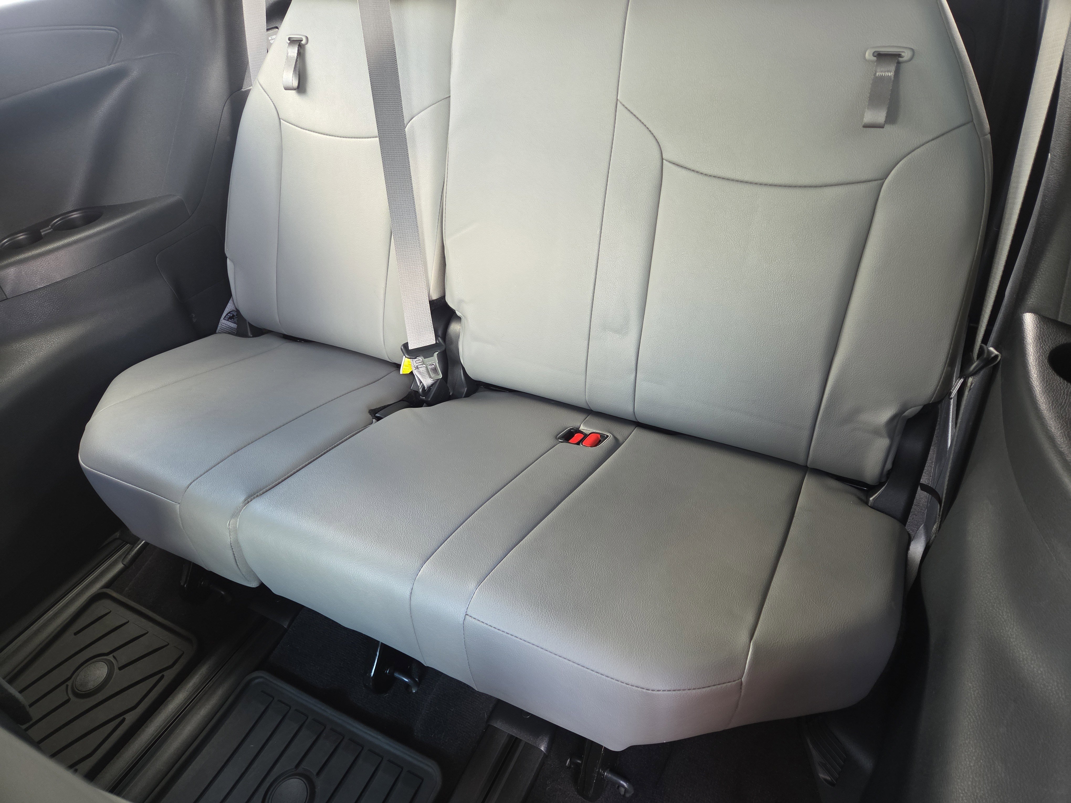 Certified 2025 Toyota Sienna XLE w/ XLE Plus Package AWD/4WD image 19