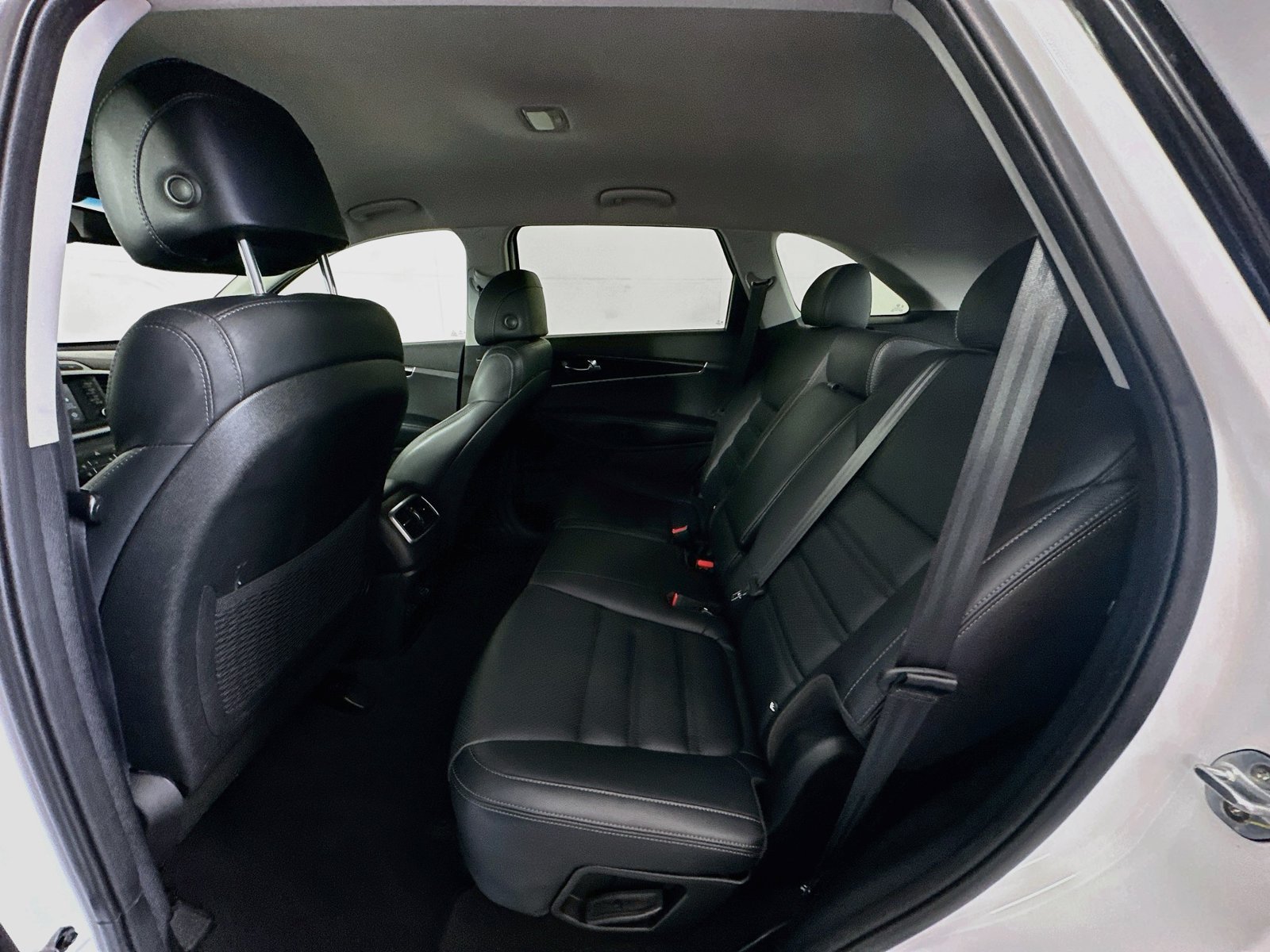 Used 2017 Kia Sorento AWD w/ LX Convenience Package image 23