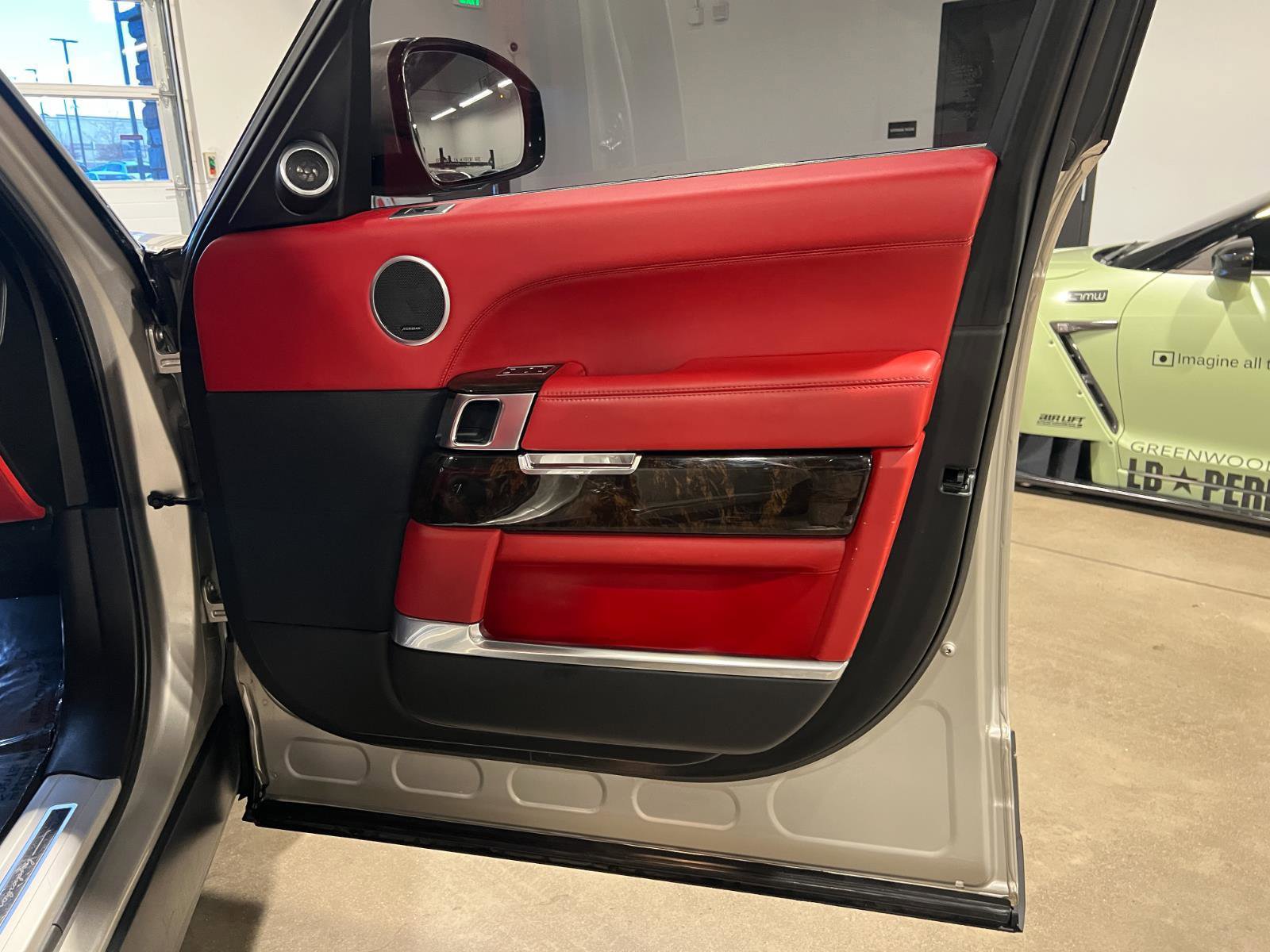 Used 2015 Land Rover Range Rover Autobiography image 50