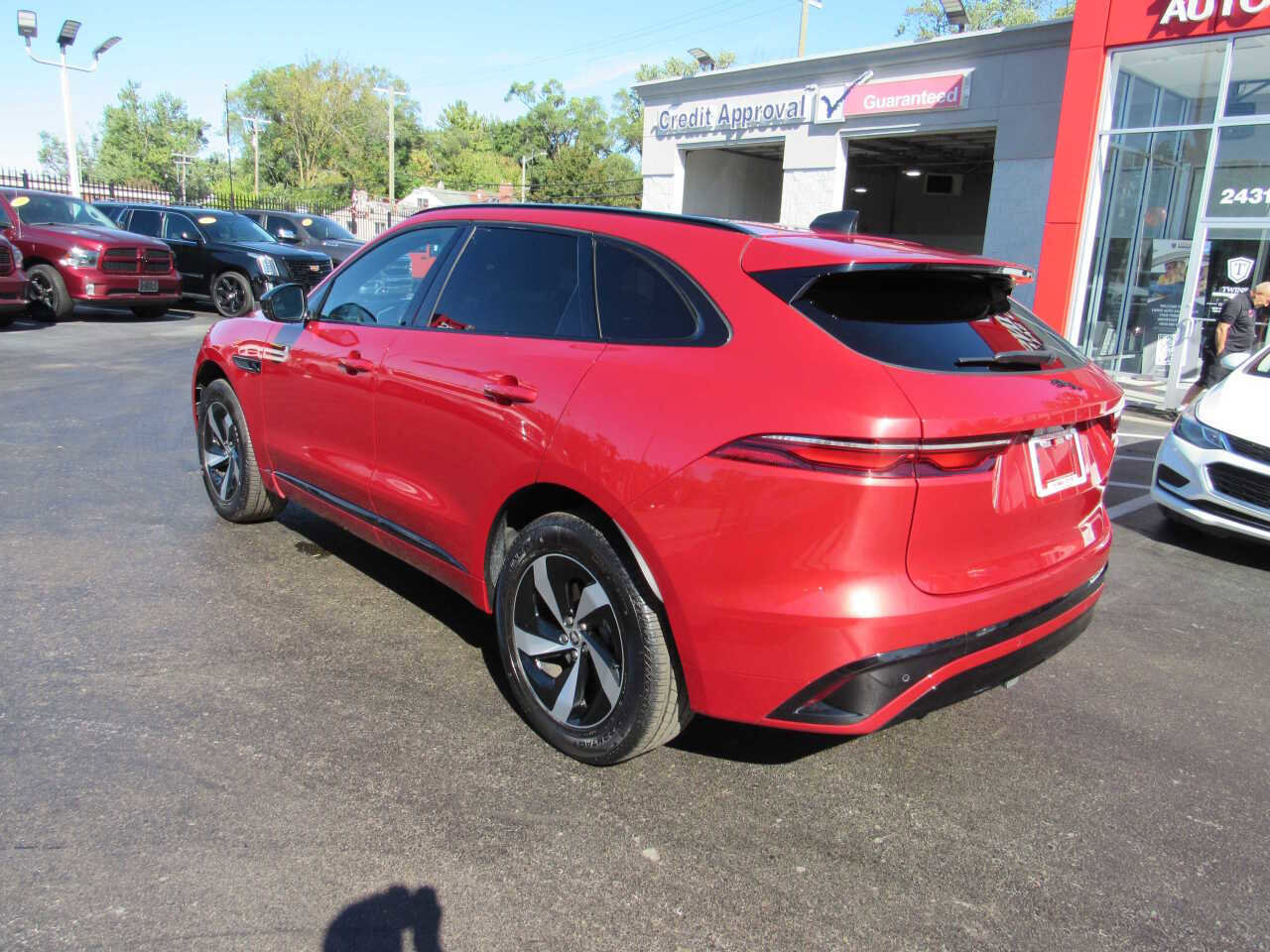 Used 2024 Jaguar F-PACE R-Dynamic S image 8