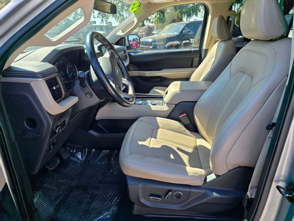 Used 2022 Ford Expedition Limited image 18