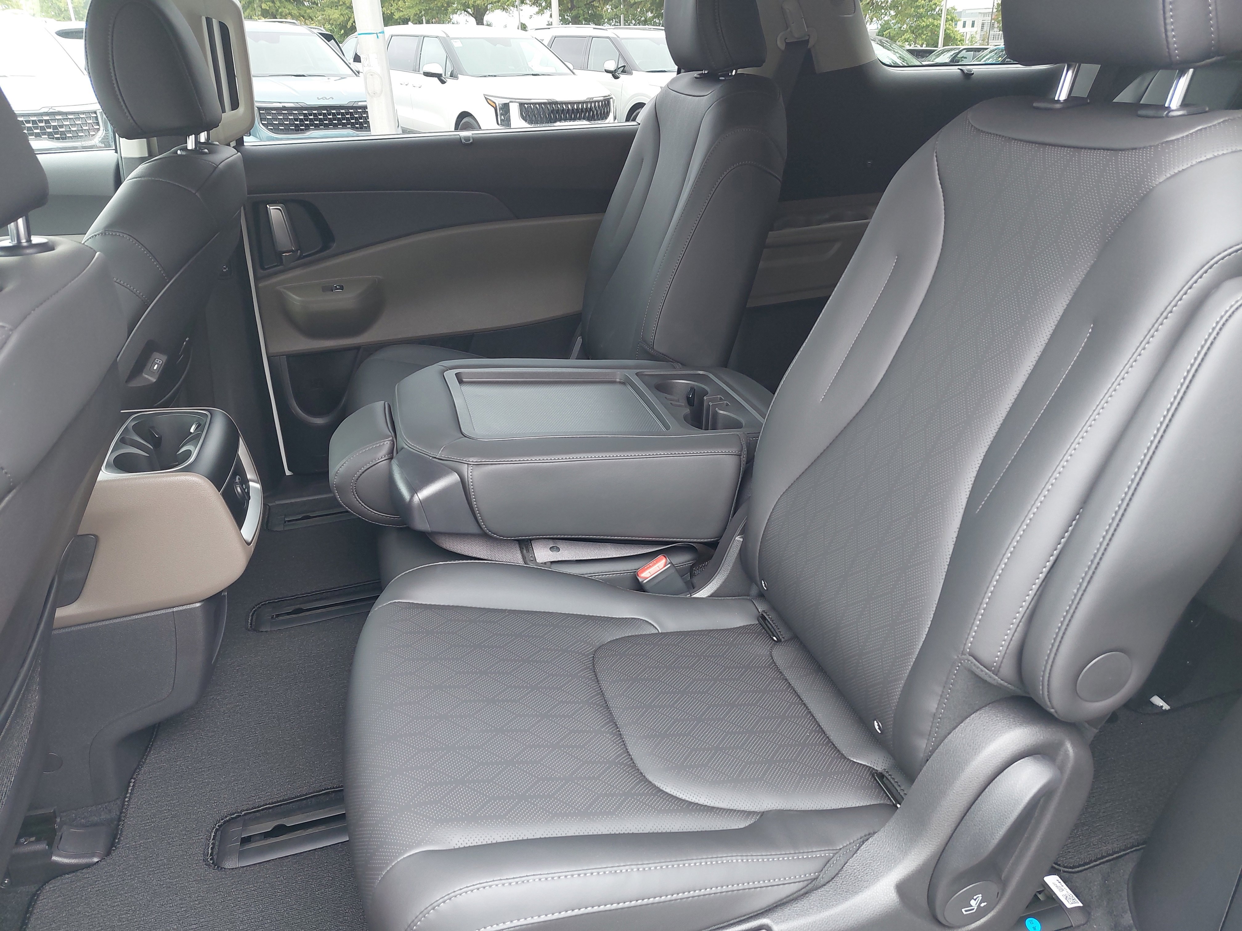 New 2026 Kia Carnival EX image 16