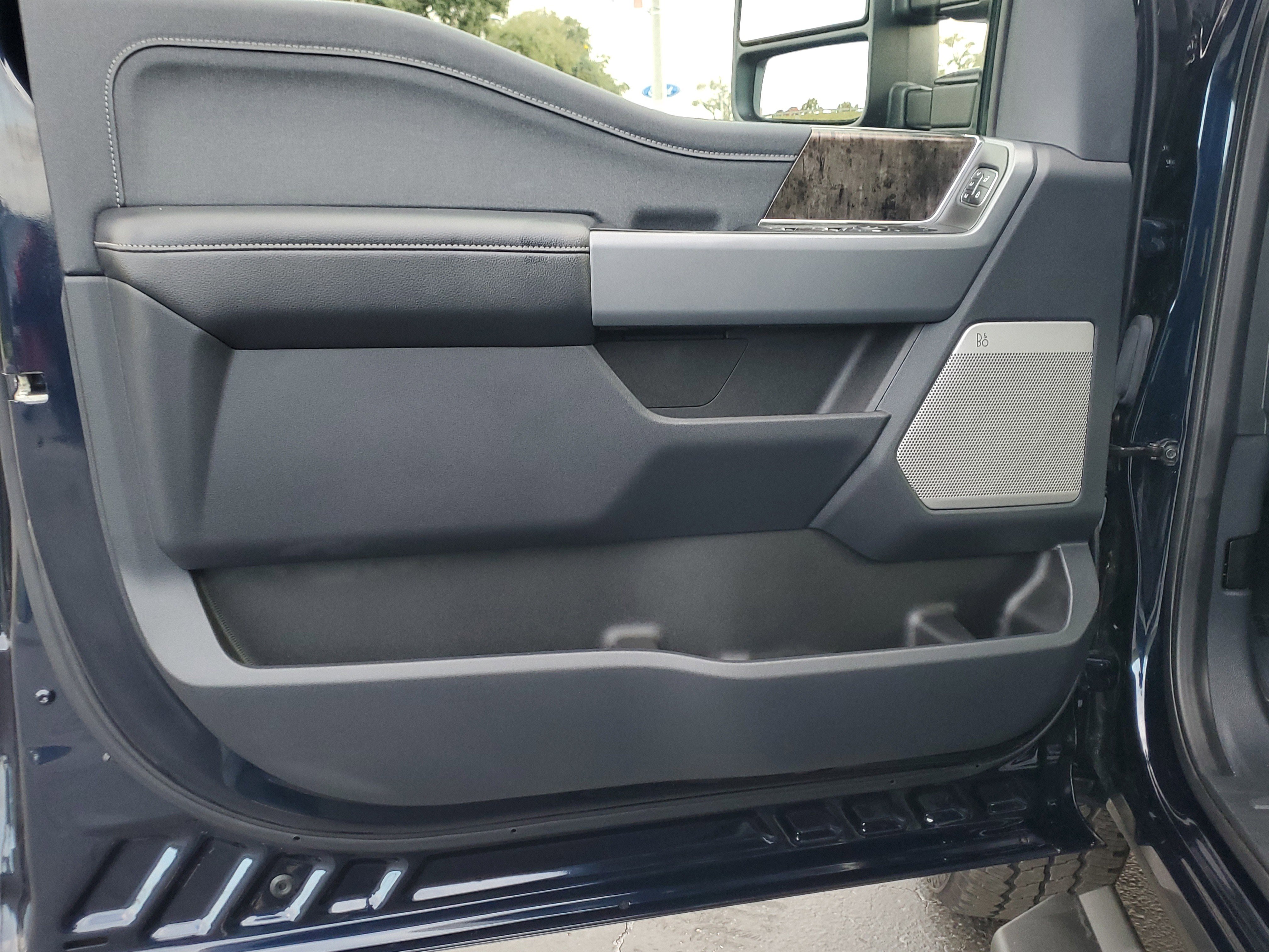 Used 2024 Ford F250 Lariat w/ Lariat Ultimate Package image 18