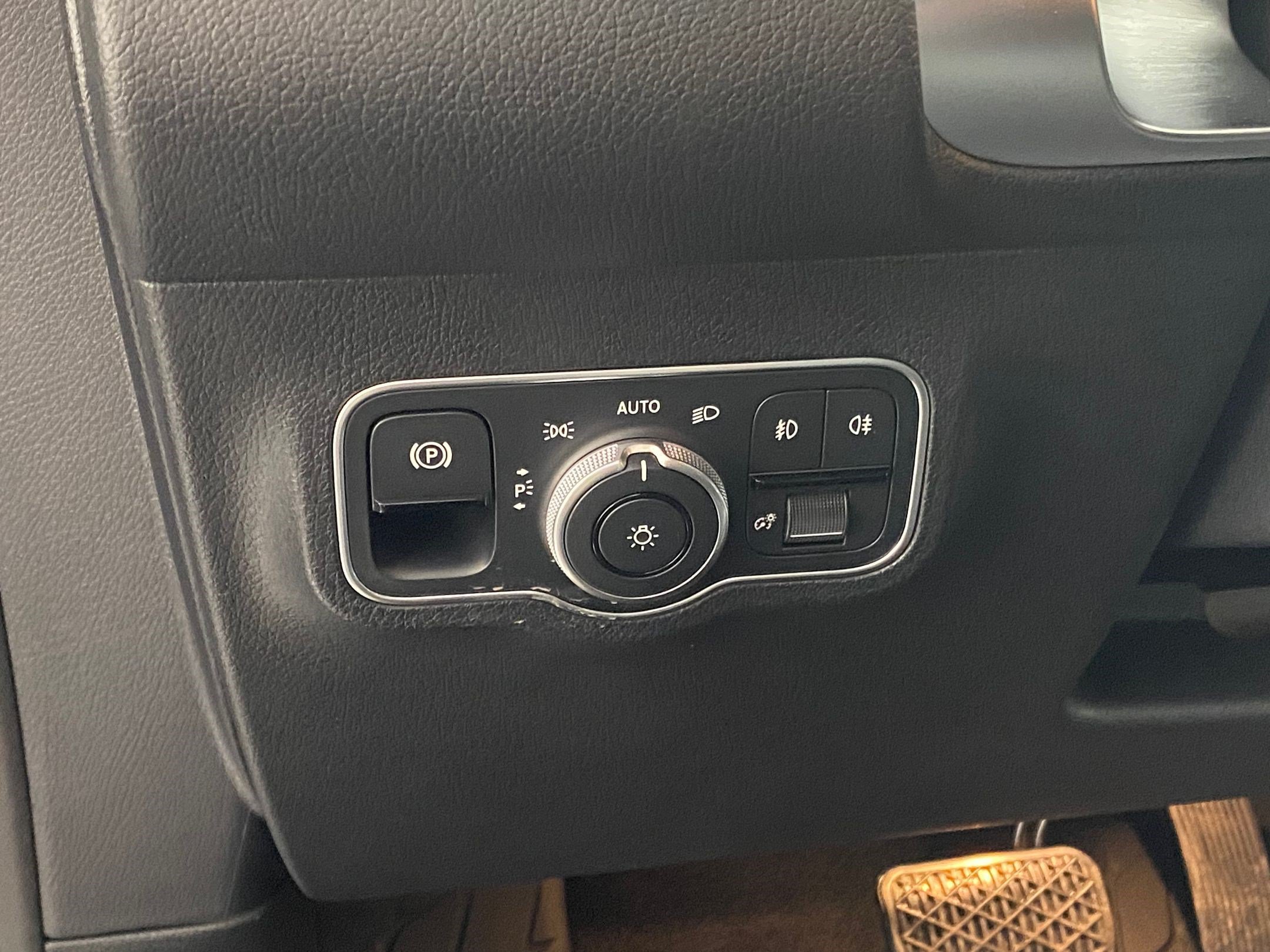 Used 2026 Mercedes-Benz GLB 250 4MATIC image 19