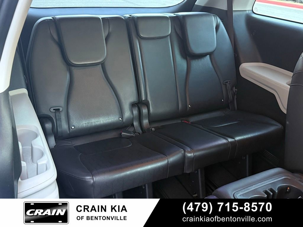 Used 2024 Kia Carnival LX image 30