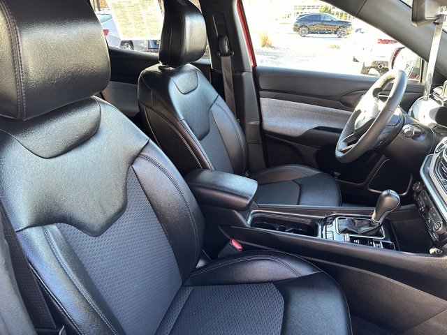 Used 2024 Jeep Compass Latitude image 14