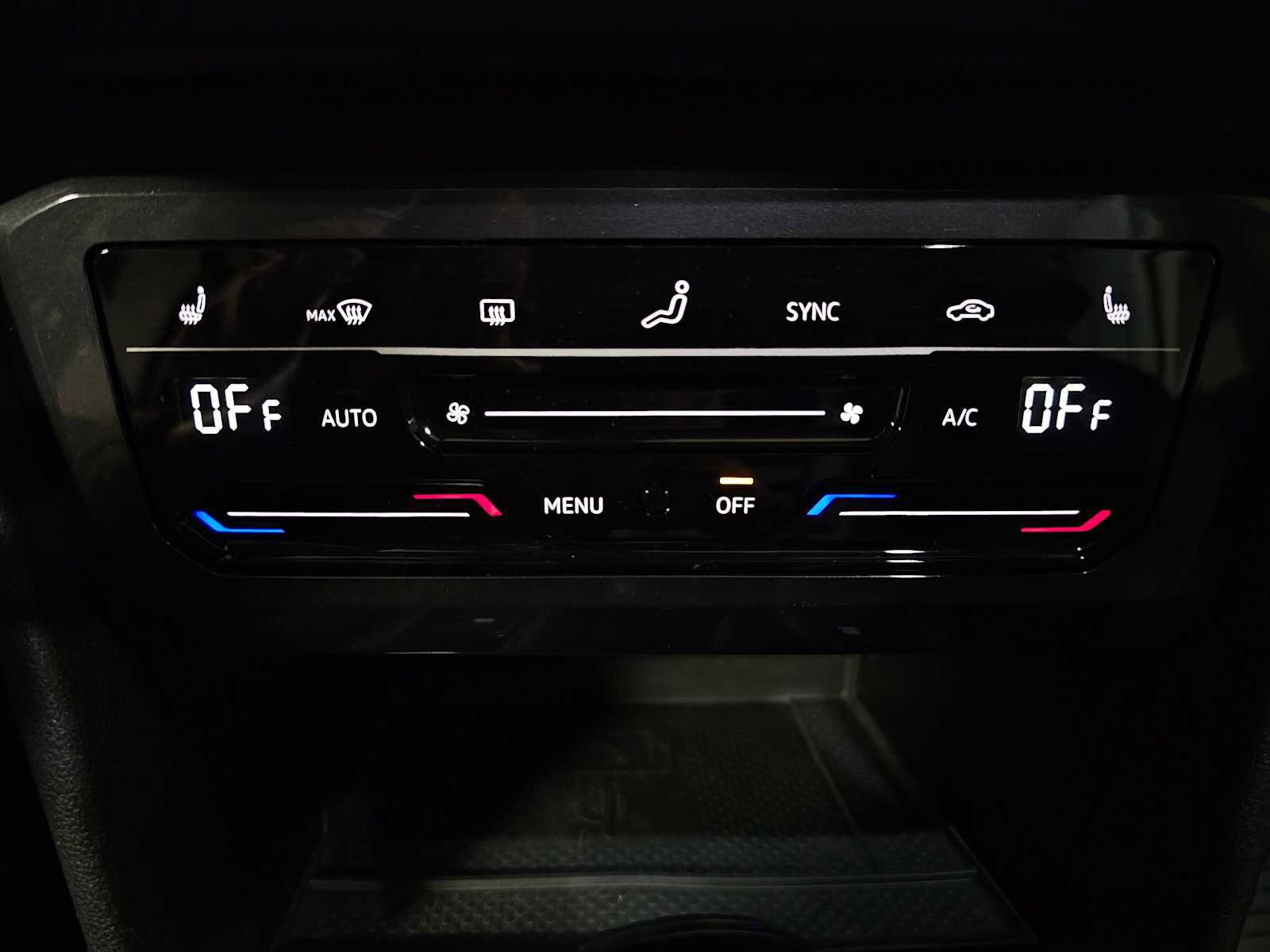 Used 2023 Volkswagen Tiguan SE w/ Panoramic Sunroof Package image 30