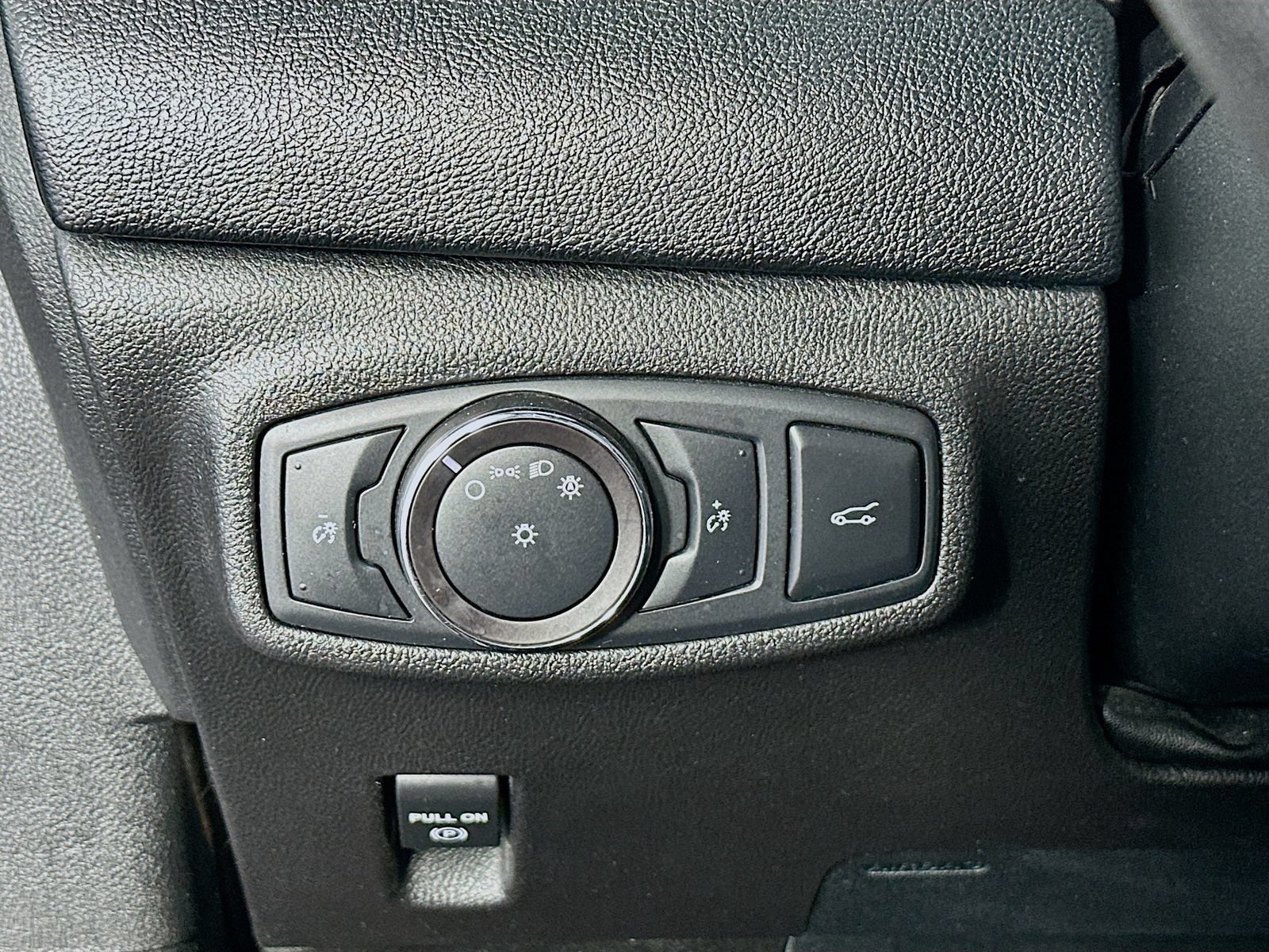 Used 2018 Lincoln MKC Premiere FWD image 10