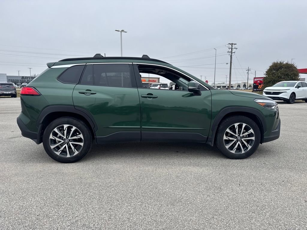 Used 2024 Toyota Corolla Cross XLE image 7