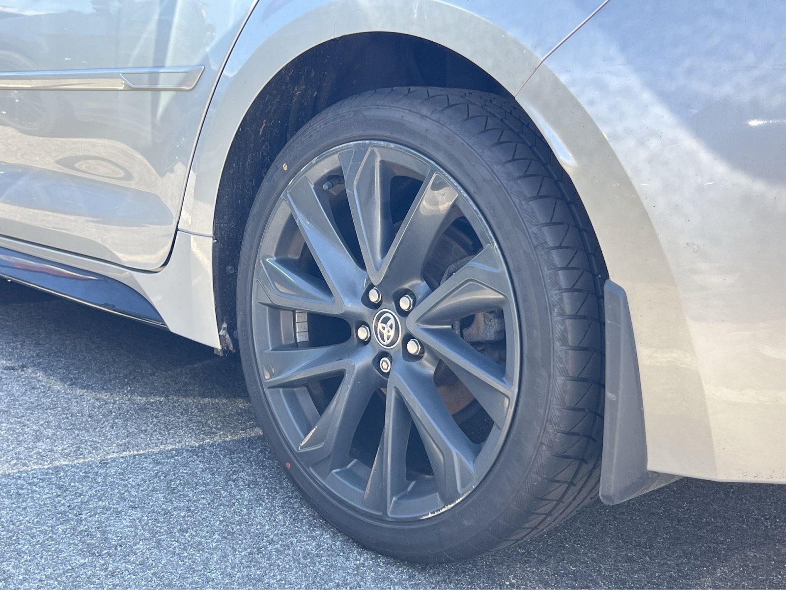 Used 2023 Toyota Corolla SE w/ Carpet Mat Package (TMS) FWD image 8