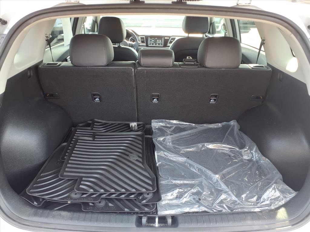 Used 2018 Kia Niro EX image 26