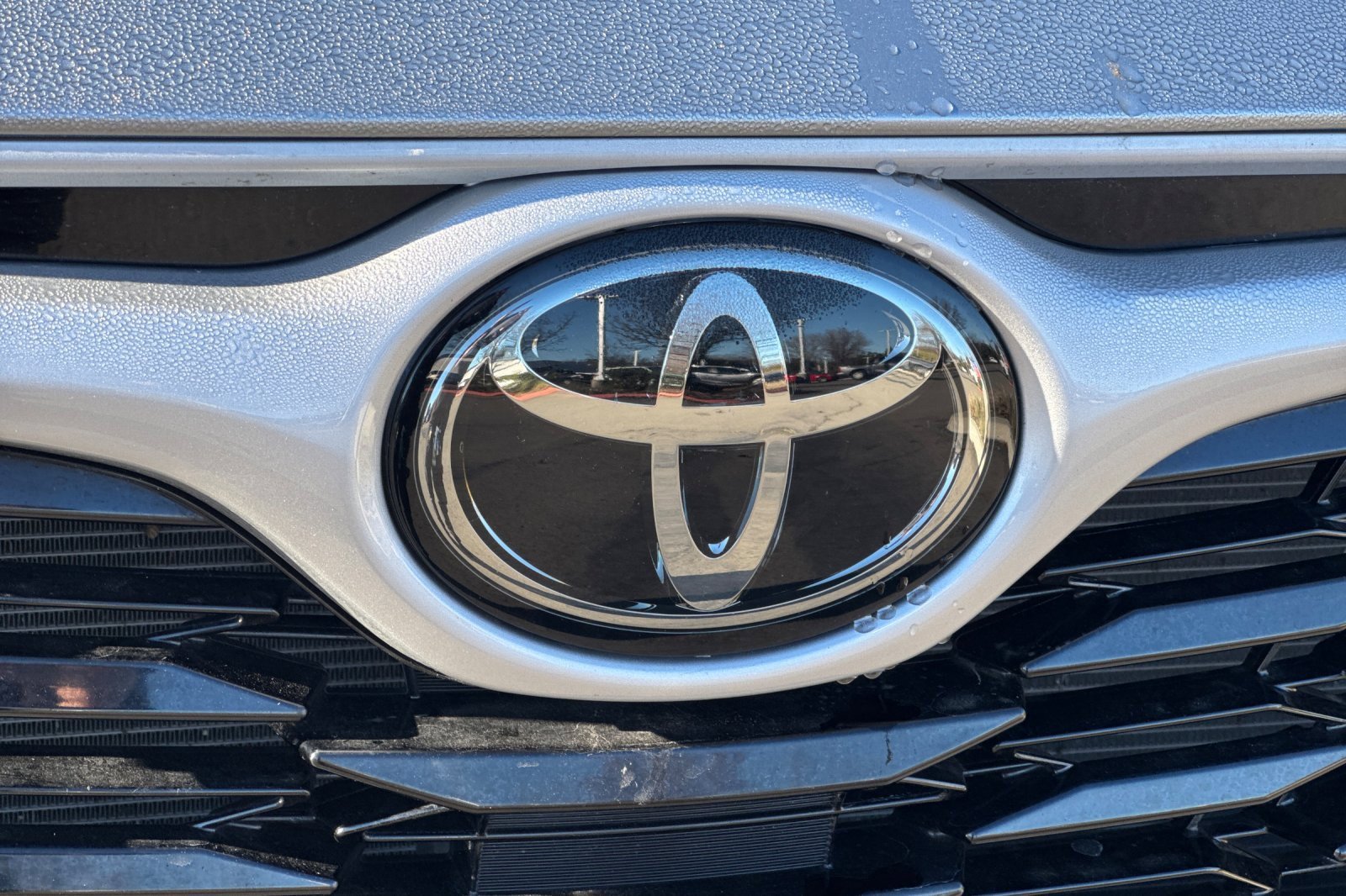 Used 2025 Toyota Highlander LE image 48