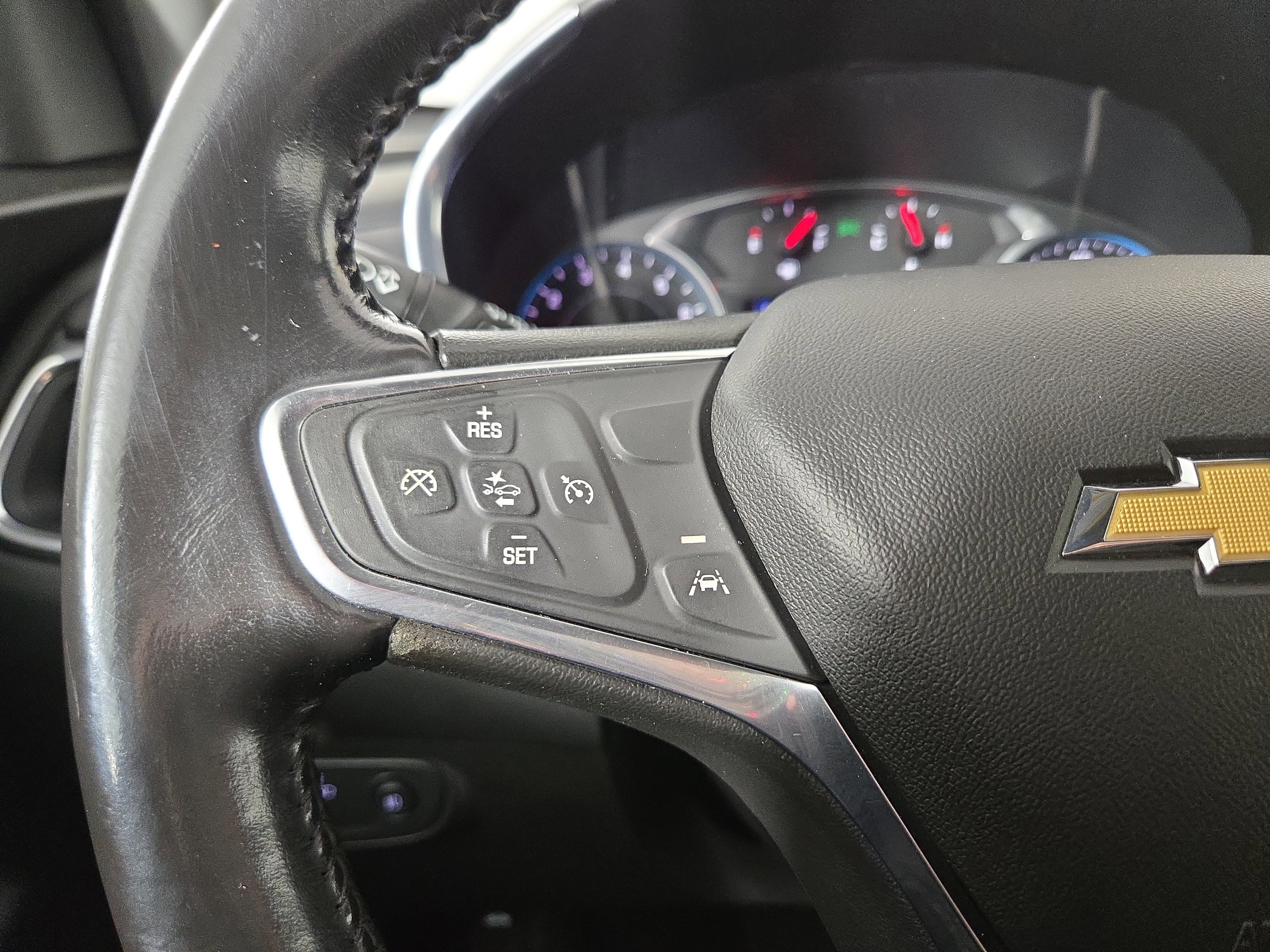 Used 2020 Chevrolet Equinox LT w/ Driver Convenience Package image 15