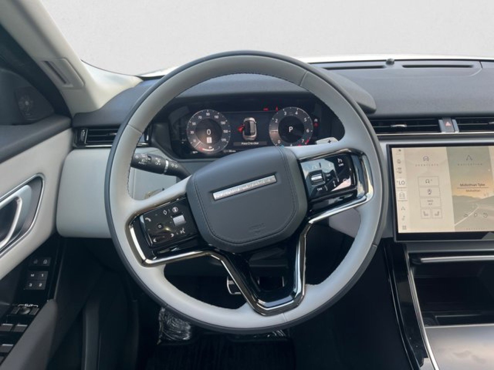 New 2025 Land Rover Range Rover Velar Dynamic SE image 15