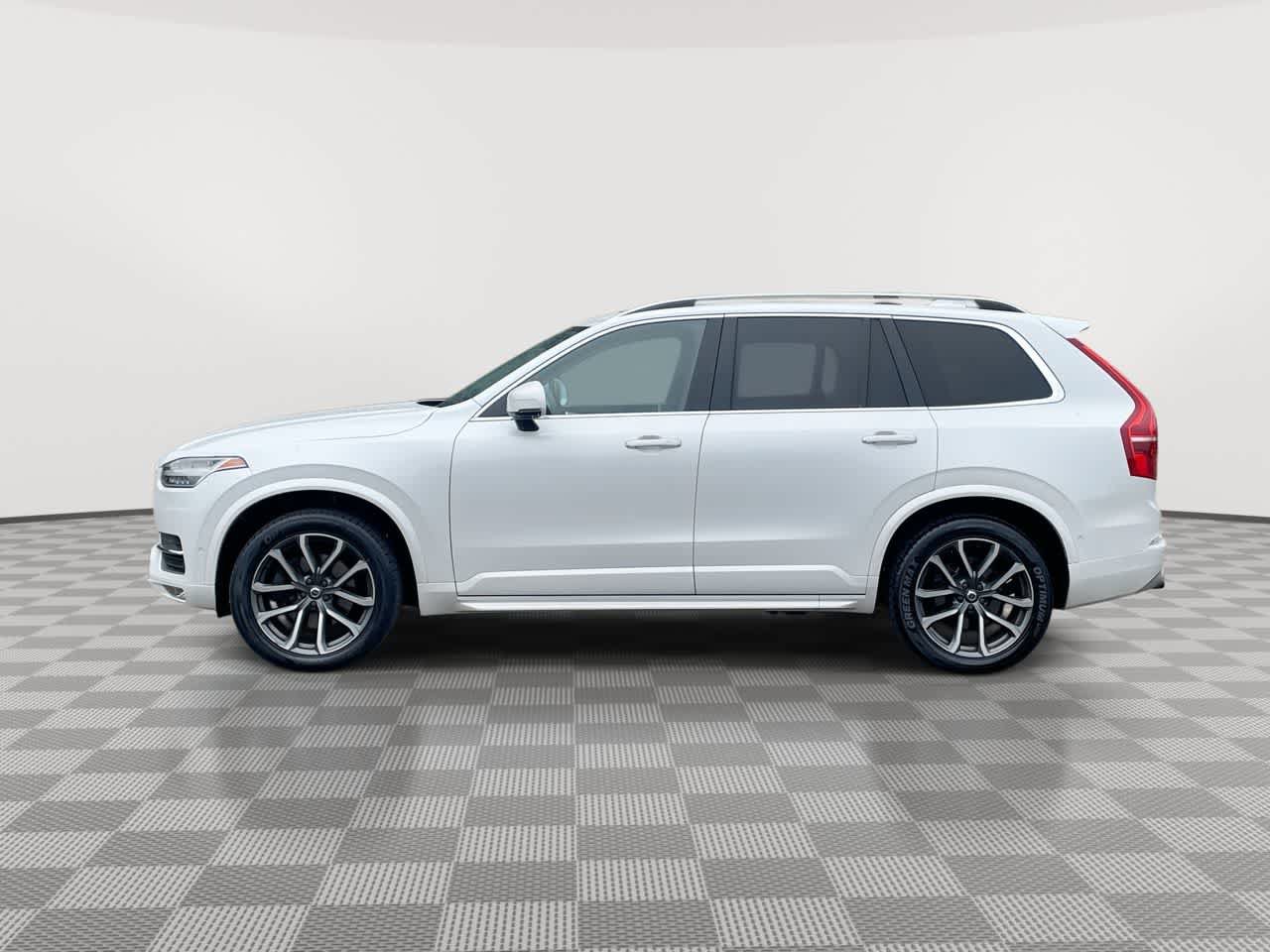 Used 2018 Volvo XC90 T5 Momentum w/ Convenience Package FWD image 5