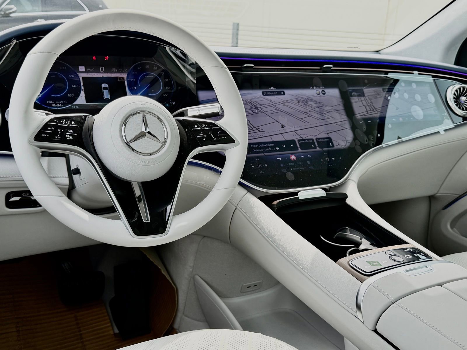 New 2026 Mercedes-Benz EQS 400 4MATIC SUV image 31