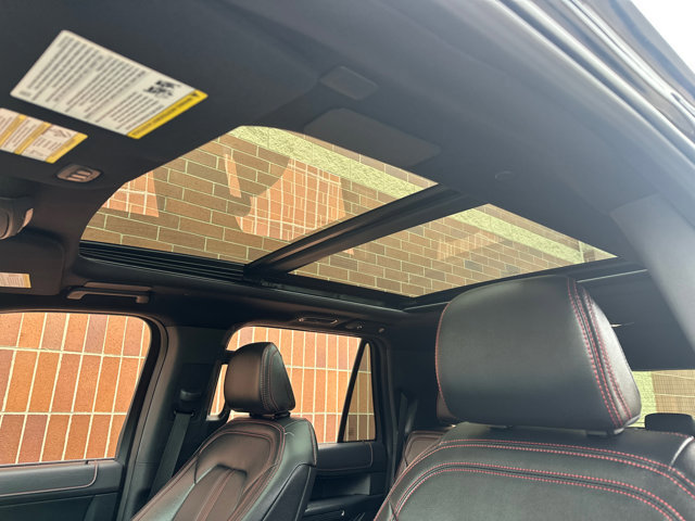 Used 2022 Ford Expedition Max Limited image 25