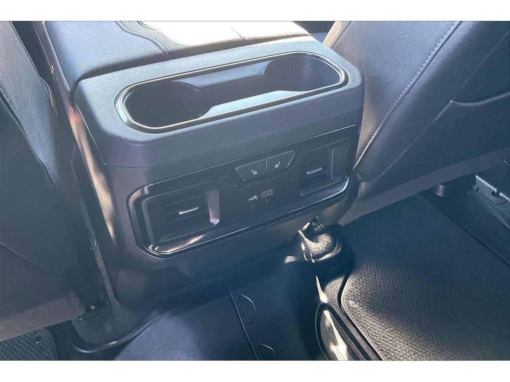 Used 2022 GMC Sierra 1500 AT4 w/ AT4 Premium Package AWD/4WD image 11