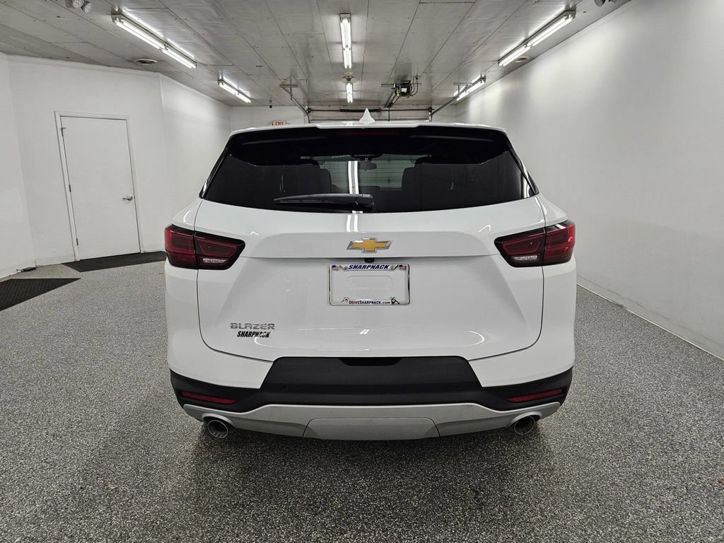 Used 2026 Chevrolet Blazer LT FWD image 6