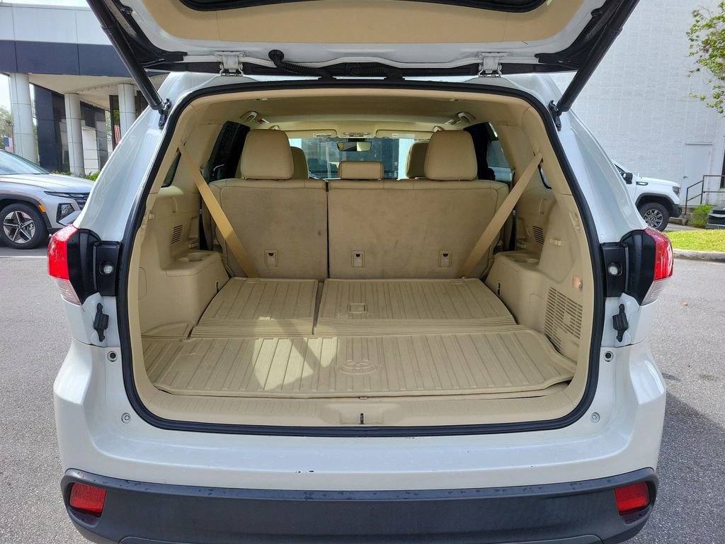 Used 2017 Toyota Highlander XLE image 9