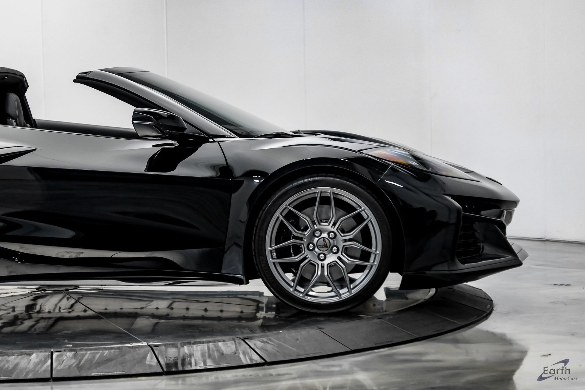 Used 2024 Chevrolet Corvette Z06 RWD image 30