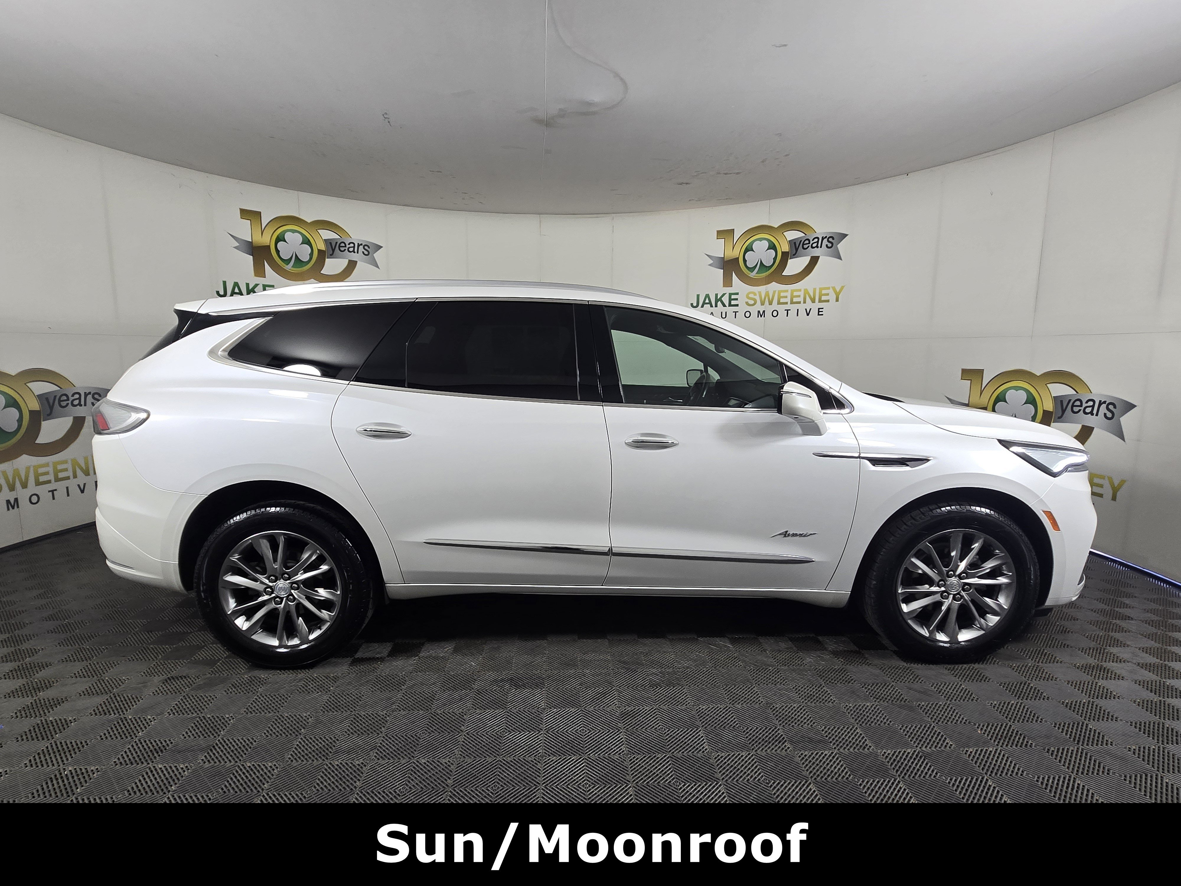 Certified 2022 Buick Enclave Avenir w/ Trailering Package, 5000 lbs. AWD/4WD image 10