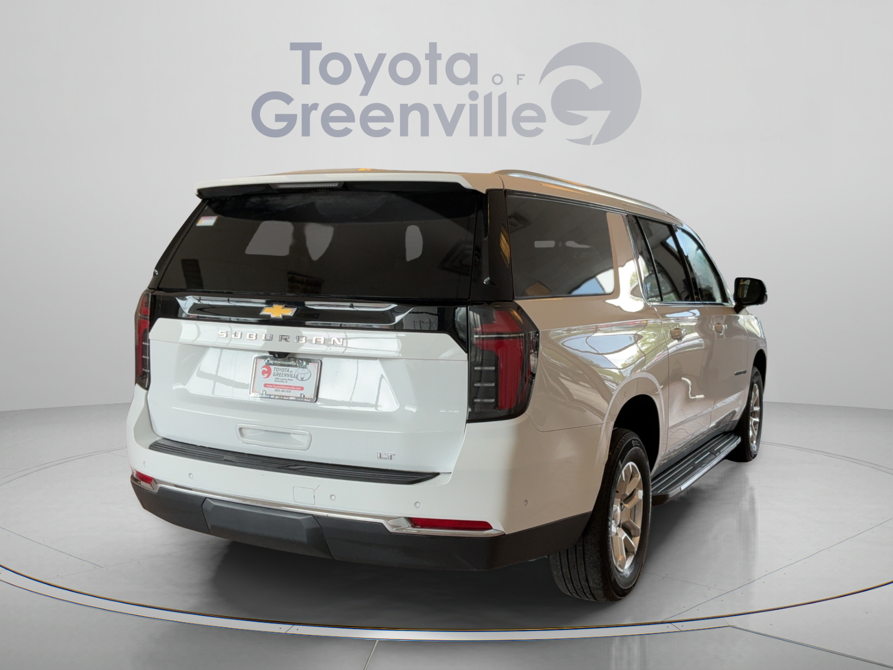 Used 2025 Chevrolet Suburban LT AWD/4WD image 6