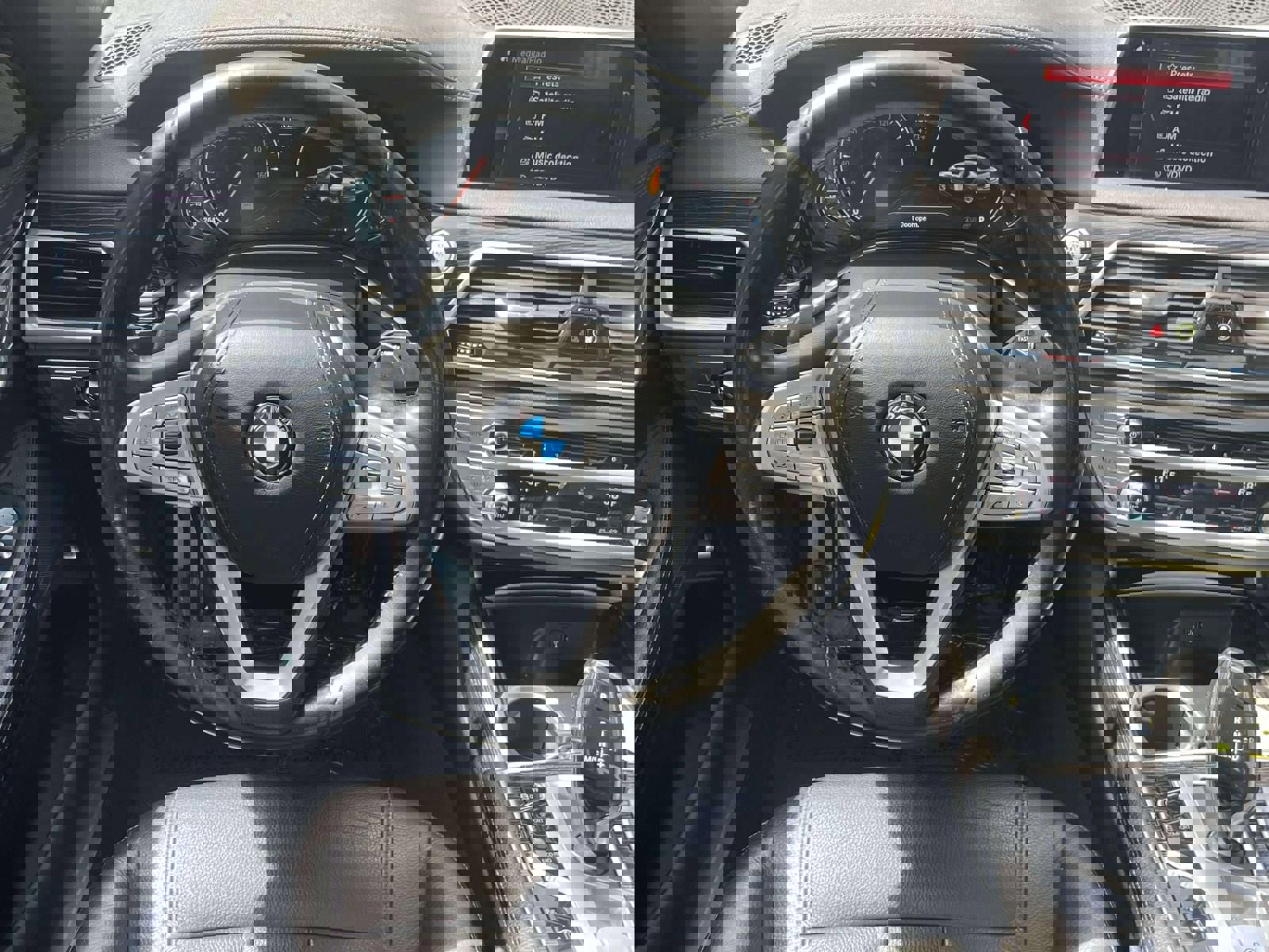 Used 2019 BMW 740i xDrive w/ M Sport Package image 15