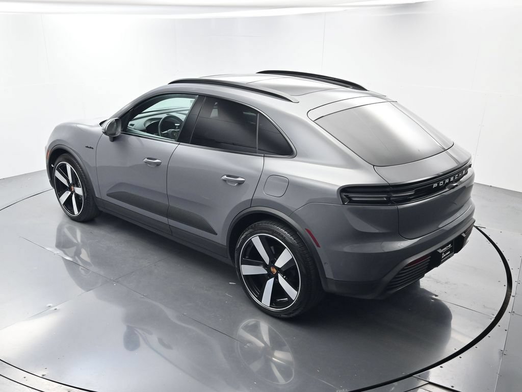 Certified 2025 Porsche Macan Electric RWD image 34
