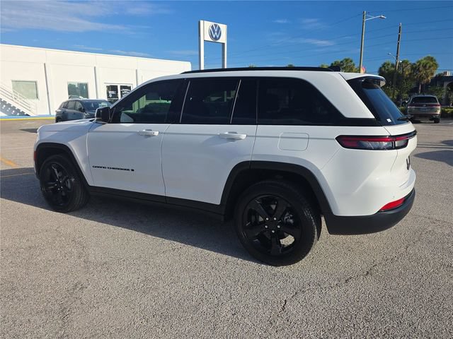 Used 2025 Jeep Grand Cherokee Limited w/ Black Appearance Package RWD image 5