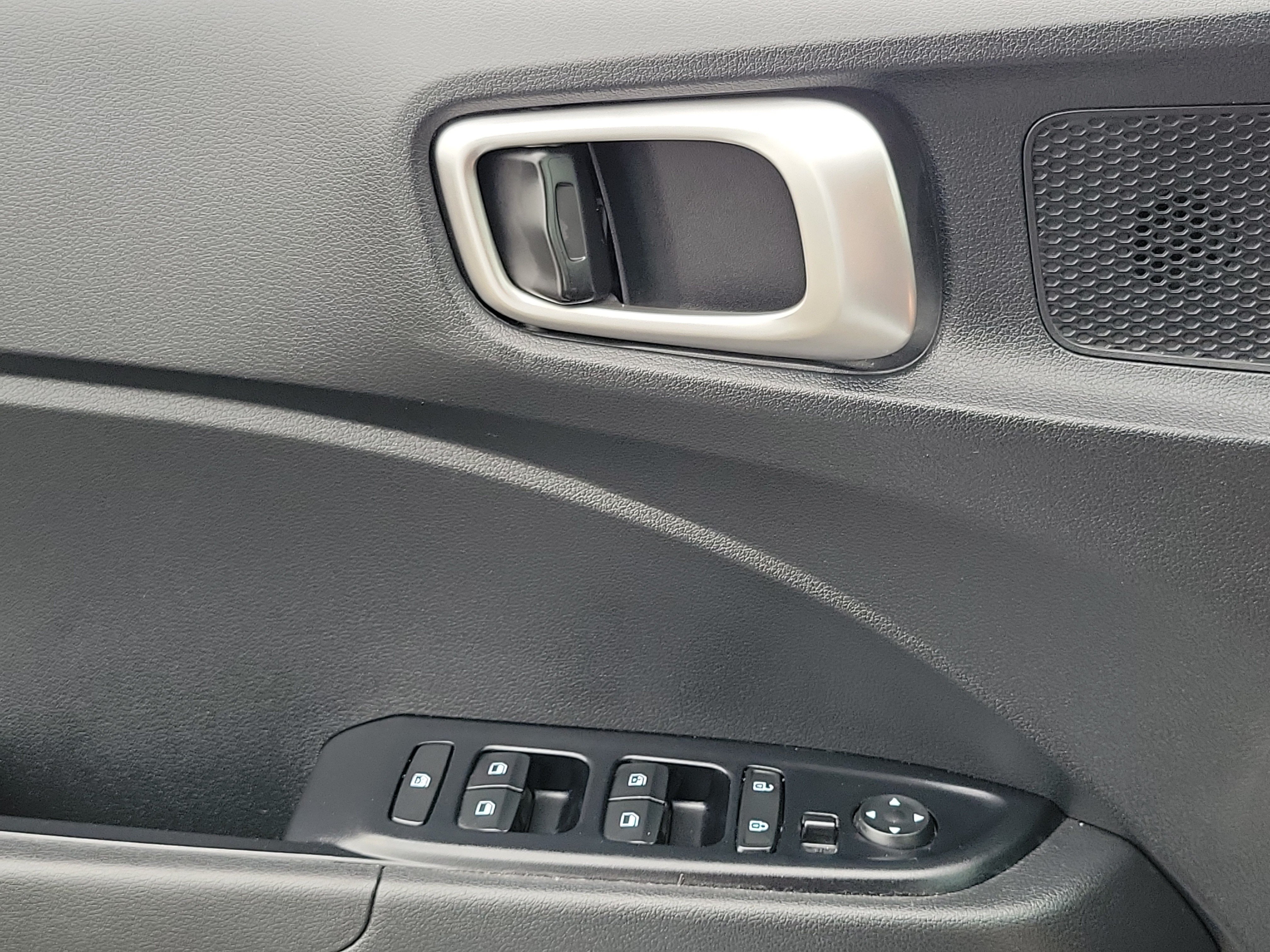 Certified 2024 Hyundai Venue SEL FWD image 13