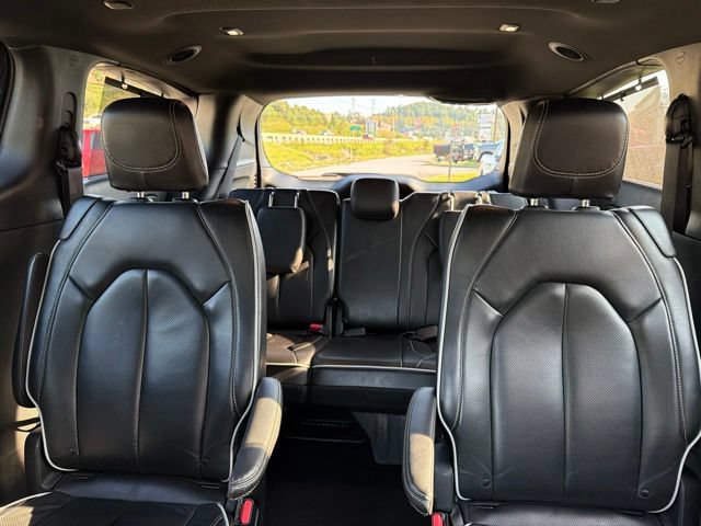 Used 2025 Chrysler Pacifica Limited FWD image 64