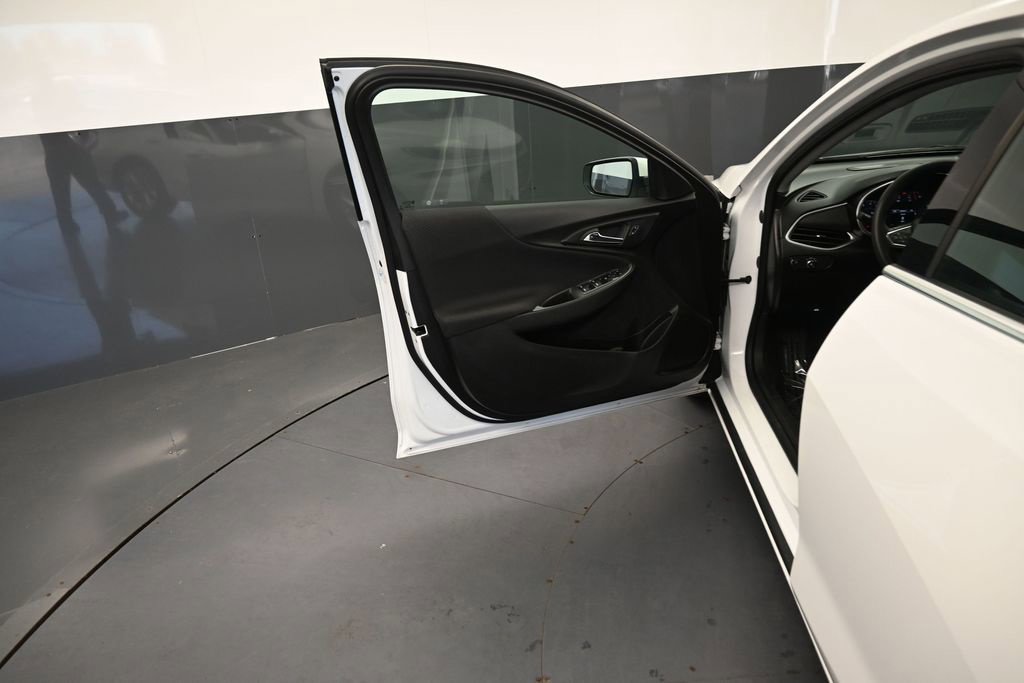 Used 2025 Chevrolet Malibu LT FWD image 23